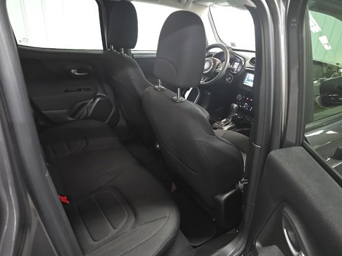 Used 2020 Jeep Renegade Latitude image 17