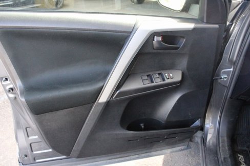 Used 2017 Toyota RAV4 LE image 21