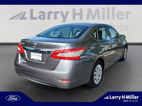 Used 2015 Nissan Sentra S image 5