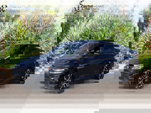 Certified 2025 Volkswagen Jetta Sport image 1