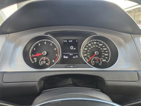 Used 2017 Volkswagen Golf S image 22