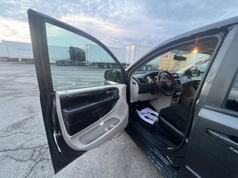 Used 2011 Dodge Grand Caravan Mainstreet w/ PWR Convenience Group image 16