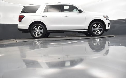 Used 2023 Ford Expedition Limited image 44