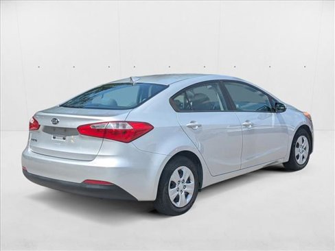 Used 2016 Kia Forte LX image 4