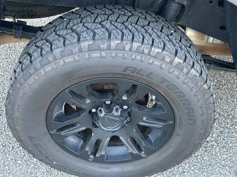 Used 2018 Toyota Tacoma SR image 7