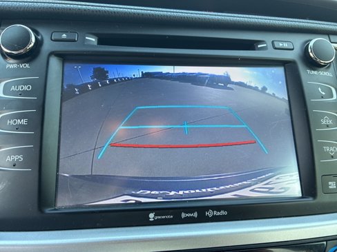 Used 2017 Toyota Highlander XLE image 10