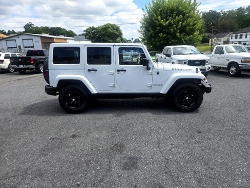 Used 2012 Jeep Wrangler Unlimited Rubicon w/ Connectivity Group image 3