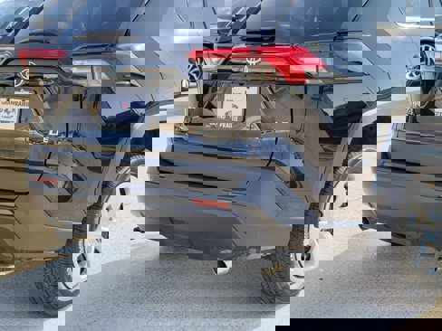 Used 2022 Toyota RAV4 LE image 6