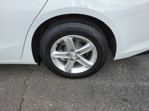 Used 2023 Chevrolet Malibu LS w/ Driver Confidence Package image 8