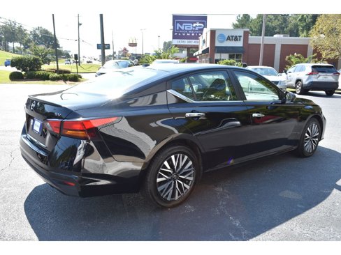 Used 2024 Nissan Altima 2.5 SV image 5