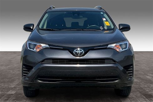 Used 2018 Toyota RAV4 LE image 4