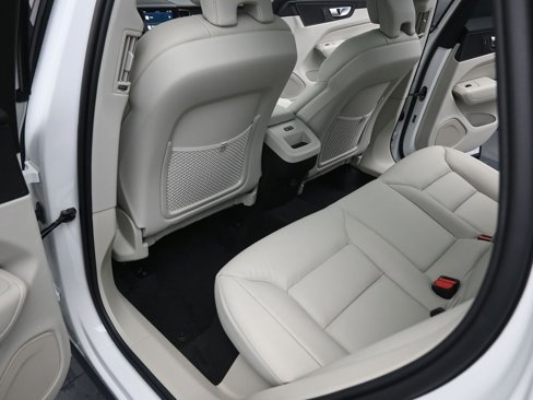 New 2025 Volvo XC60 B5 Core w/ Climate Package image 28
