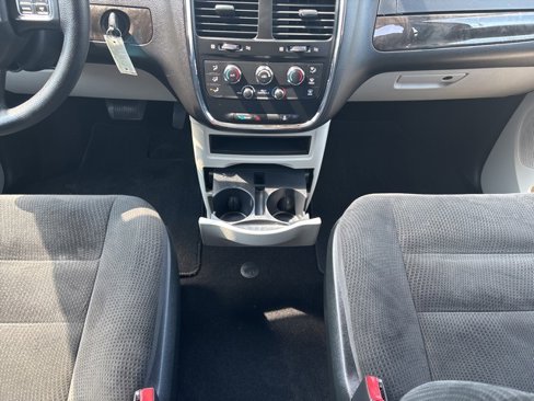 Used 2017 Dodge Grand Caravan SE w/ Power Window Group image 15