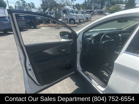 Used 2019 Nissan Murano S image 11