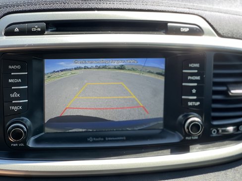 Used 2019 Kia Sorento LX w/ LX Convenience Package image 18