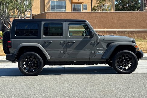 Used 2023 Jeep Wrangler Unlimited Sahara image 3