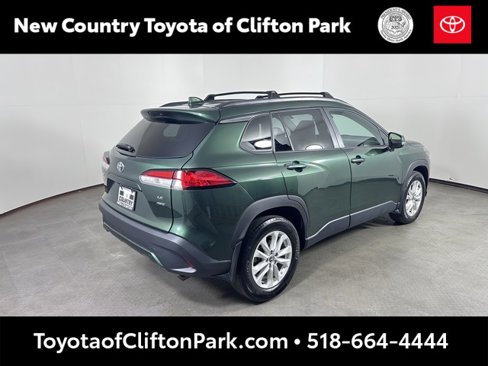 Used 2022 Toyota Corolla Cross LE image 3