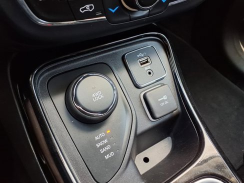 Used 2020 Jeep Compass Limited w/ Safety & Security Group image 29
