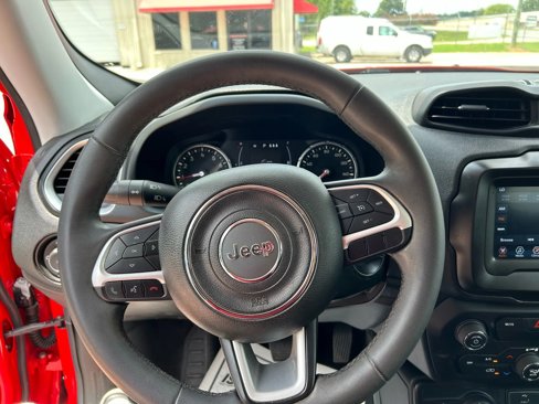Used 2019 Jeep Renegade Latitude image 16
