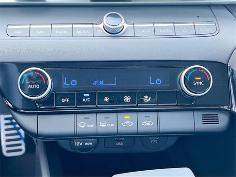 New 2025 Hyundai Elantra SEL image 16