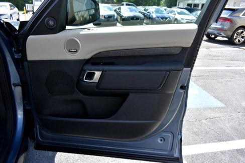 Used 2019 Land Rover Discovery HSE image 35