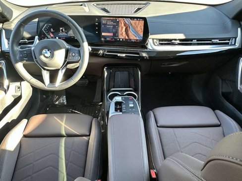 Certified 2025 BMW X2 xDrive28i image 21