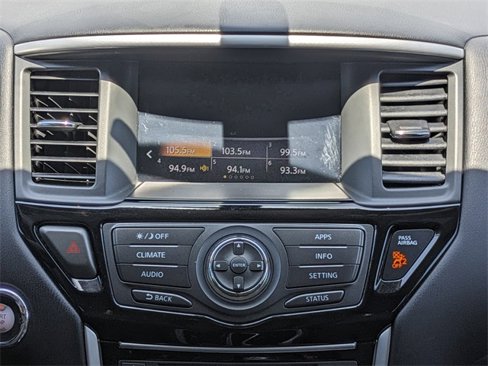 Used 2019 Nissan Pathfinder S image 18