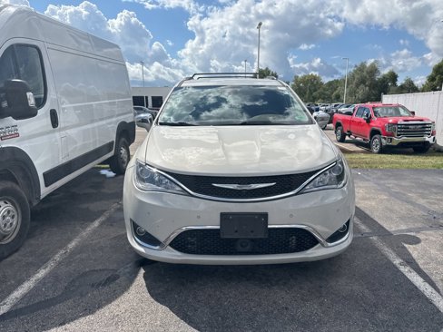 Used 2017 Chrysler Pacifica Limited image 6
