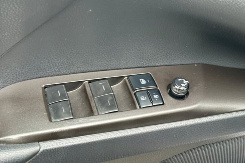 Used 2022 Toyota Camry SE image 14