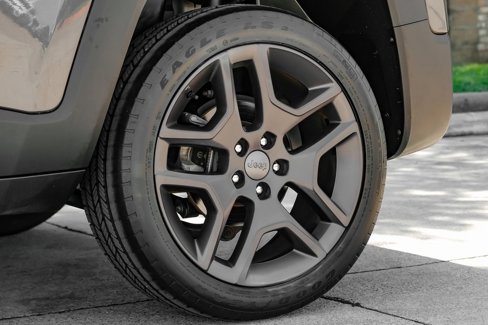 Used 2021 Jeep Renegade Latitude w/ Sun & Sound Group image 68