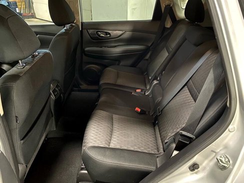 Used 2020 Nissan Rogue SV image 26