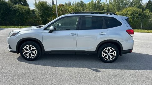 Used 2022 Subaru Forester Premium image 7