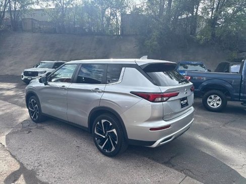 Used 2023 Mitsubishi Outlander SE image 7