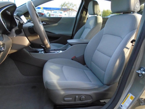 Used 2022 Chevrolet Malibu LT image 9