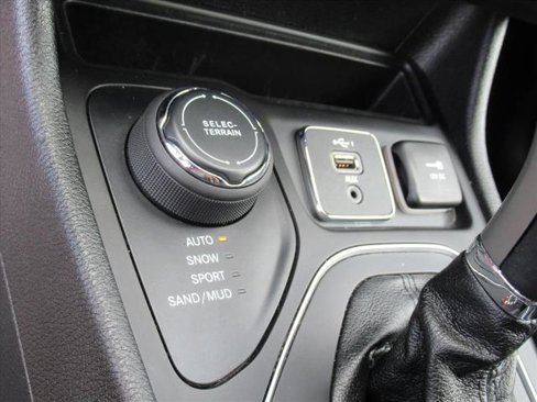Used 2021 Jeep Cherokee High Altitude image 27