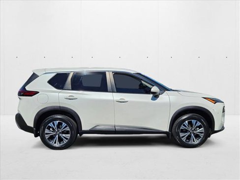 Used 2022 Nissan Rogue SV image 4