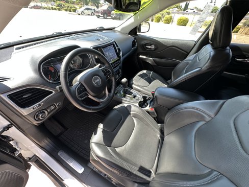 Used 2019 Jeep Cherokee Limited w/ Luxury Group image 16