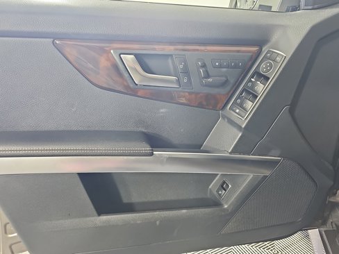 Used 2013 Mercedes-Benz GLK 350 4MATIC image 11