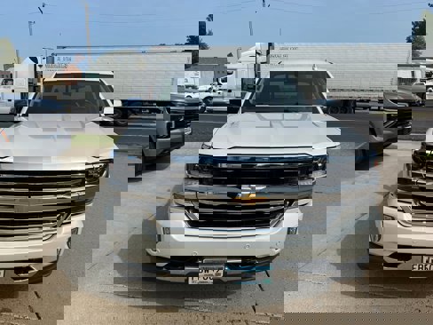 Used 2016 Chevrolet Silverado 1500 High Country w/ High Country Premium Package image 3