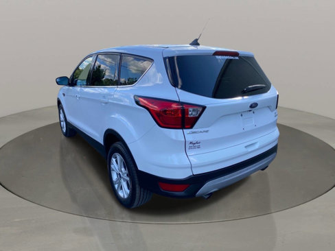 Used 2019 Ford Escape SE image 3