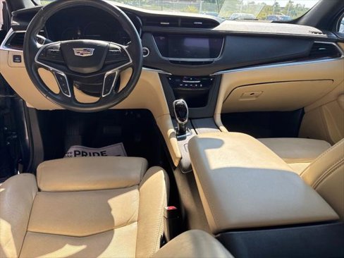 Used 2017 Cadillac XT5 Luxury w/ Driver Awareness Package image 11
