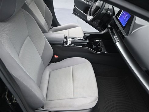 Used 2023 Toyota Prius LE image 15