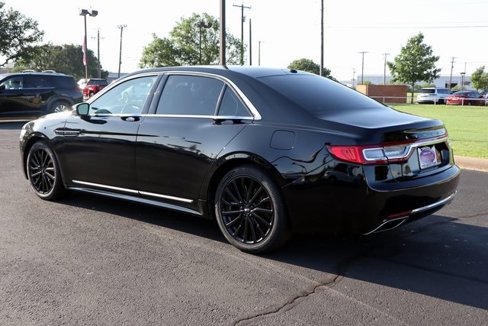 Used 2017 Lincoln Continental Select image 16