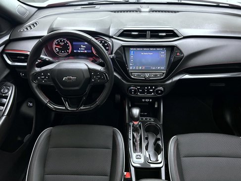 Used 2021 Chevrolet TrailBlazer RS w/ Sun and Liftgate Package image 12