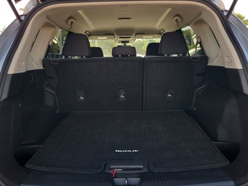 Certified 2022 Nissan Rogue SV image 10