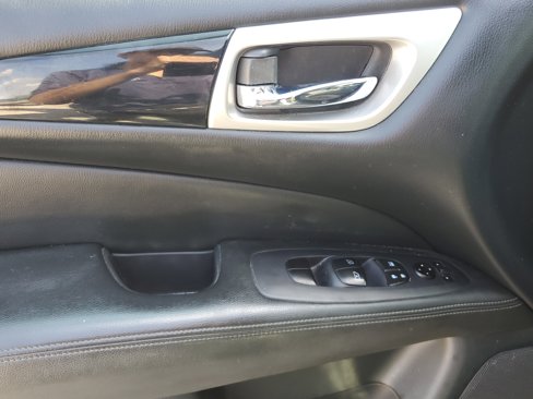 Used 2020 Nissan Pathfinder SV image 24