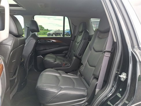 Used 2017 Cadillac Escalade Luxury image 10