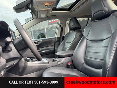 Used 2021 Toyota RAV4 XLE Premium image 7