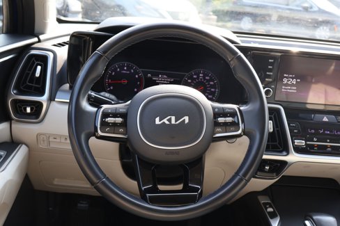 Used 2022 Kia Sorento S image 12