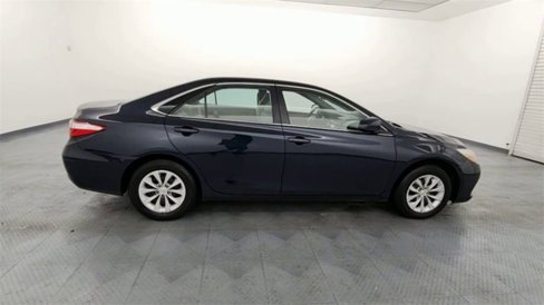 Used 2016 Toyota Camry LE image 9